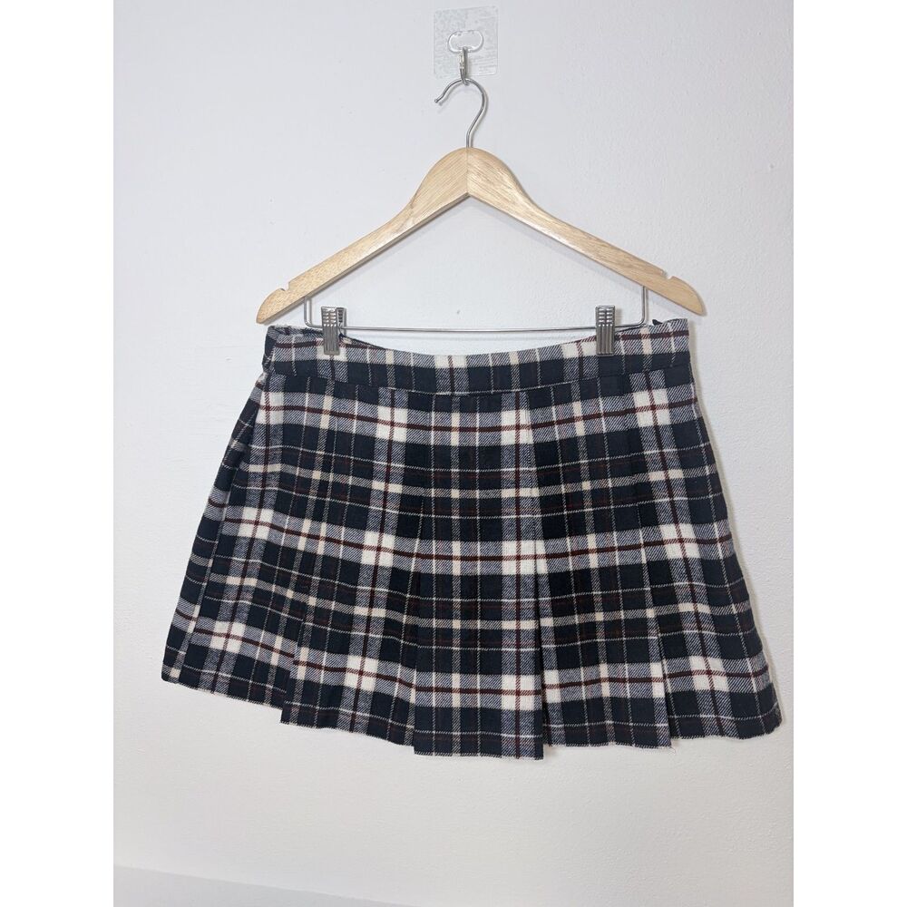 &M Plaid Pleated Mini Skirt Womens Size 14 Dark Navy Cream Red Preppy Academia
